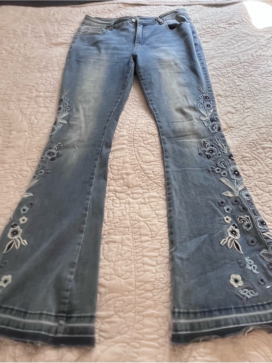 Source Unknown Denim - Blue Floral Embroidered Flared Jeans